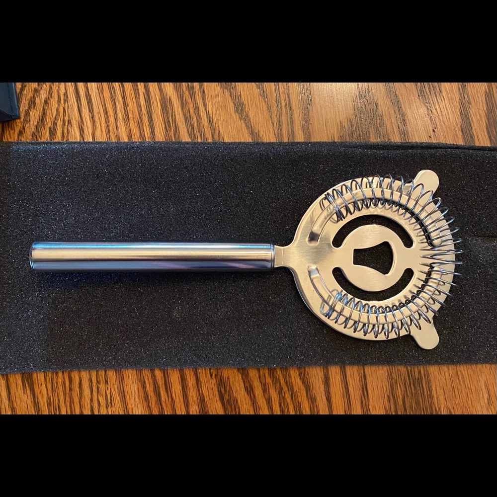 Bar tools with magnetic front close gift box NWT